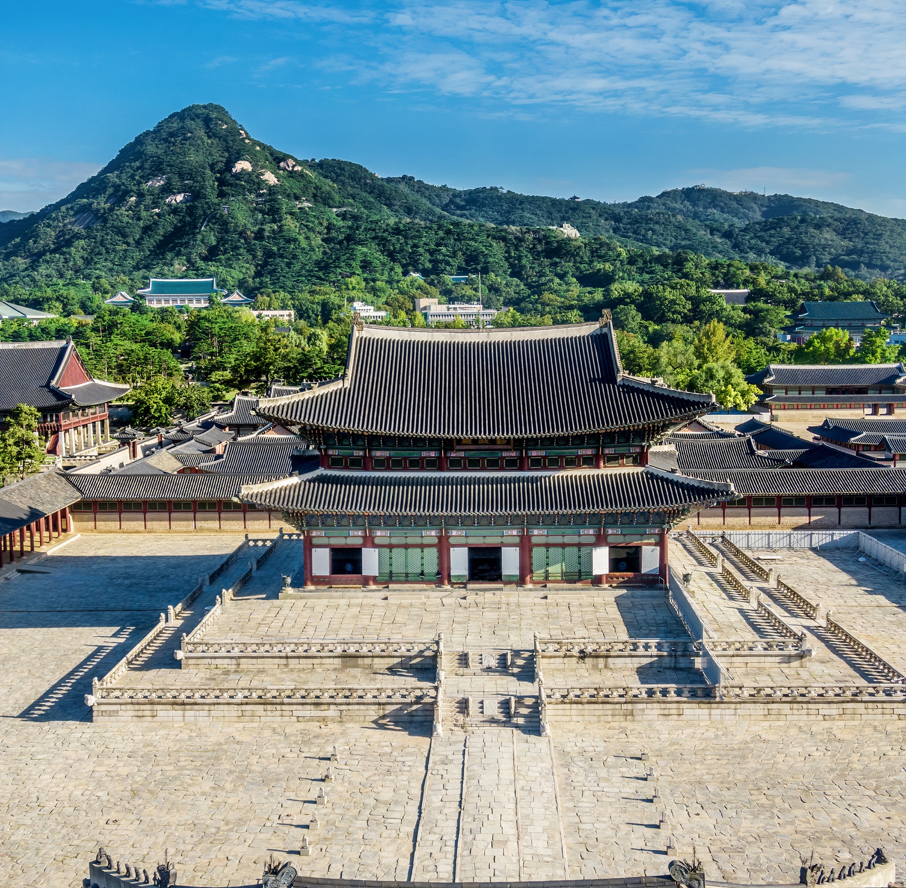 궁능유적본부가 제공한 경복궁 근정전 권역 사진